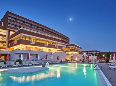 Hotel Albatros Plava Laguna - First...