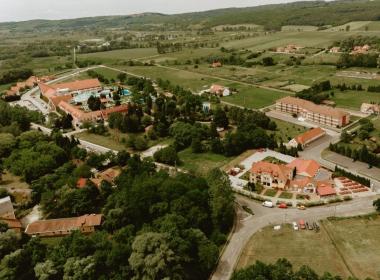 Szerencsemak Panzio,...