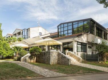 Hotel Flores - Jesenski oddih v...