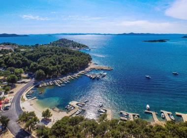 Hotel Albamaris - Poletje v Biogradu za...