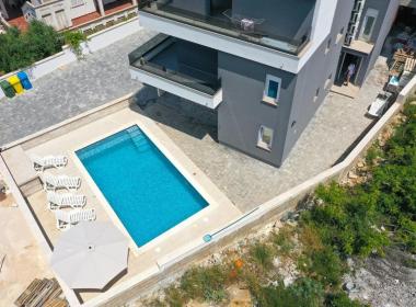 Sunshine Villa - Začetek poletja na...