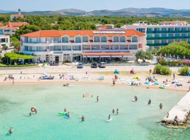 Hotel Duje - Družinski pozdrav poletju...