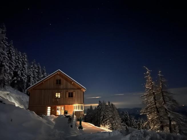 Mozirska koča na Golteh - Zimski oddih...