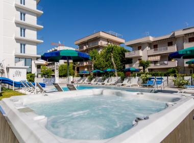 Club Hotel Residence Cesenatico - Oddih...