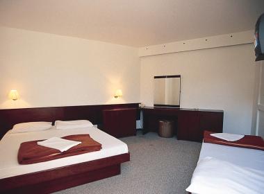 Hoteli Omišalj - Hotel Adriatic -...