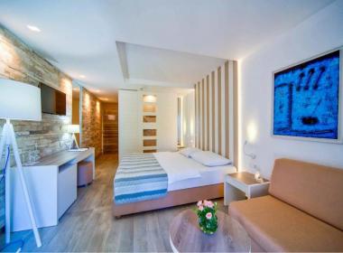 Hotel Aleksandar - Poletje v Črni...