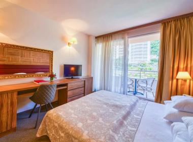 Hotel Palas Petrovac - Poletje v...