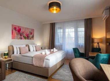 Holdvirag Hotel Sarvar, Sarvar,...