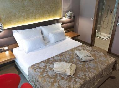 Atlantida Boutique Hotel - Romantično...