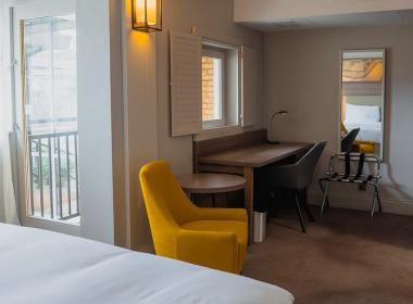 A&O London Docklands Riverside -...