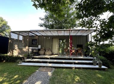 Magnolia House by the river - Poletni...