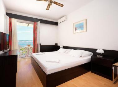 Hotel Hvar - All inclusive družinsko...