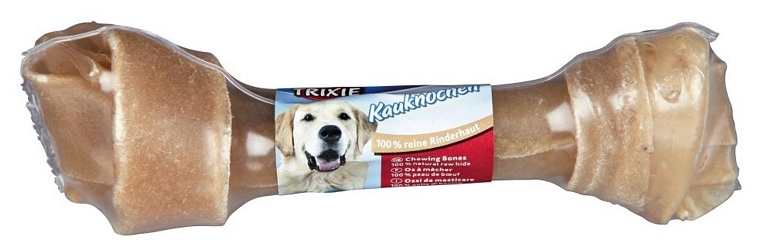 Trixie pritisnjeni kost za žvečenje...